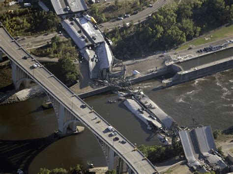 mississippi river bridge accident